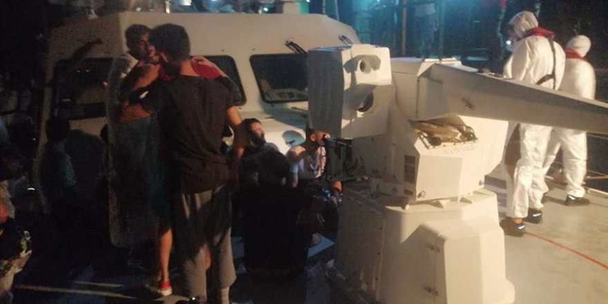 Datça açıklarında batan teknedeki 19 kişi kurtarıldı