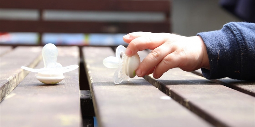 Emzik Çocuklarda Konuşmayı Olumsuz Etkiliyor