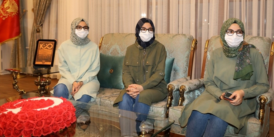 Sivaslı Üçüzlerin Tıp Fakültesi Başarısı