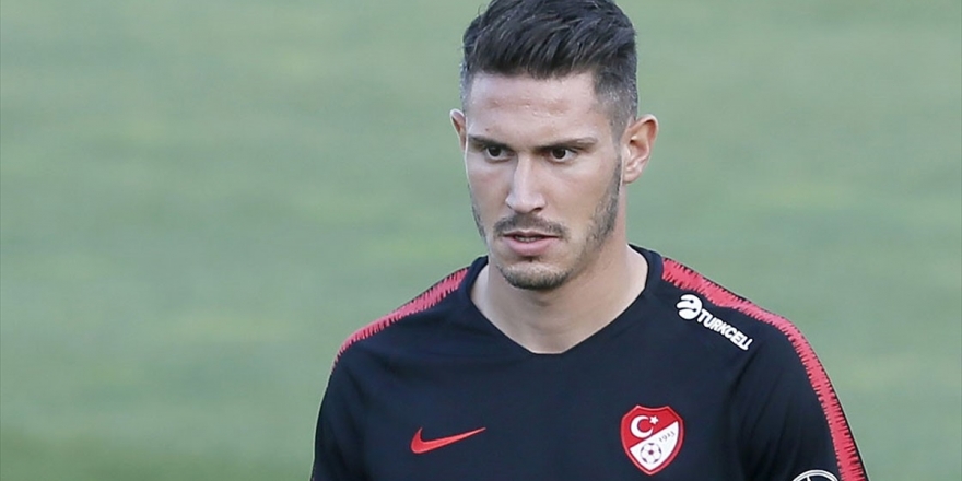 A Milli Futbol Takımı'nda Mert Çetin Aday Kadrodan Çıkarıldı