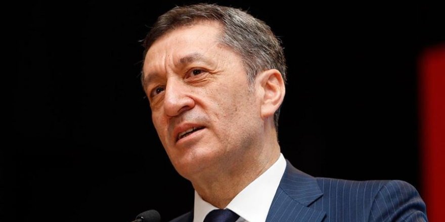 Milli Eğitim Bakanı Selçuk: Tüm gayretimiz ve sevgimizle uzaktan eğitimle okuldayız
