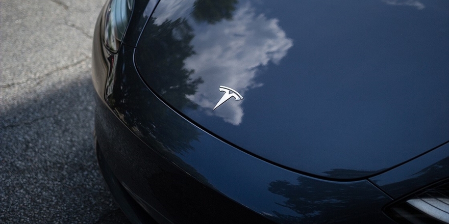 Tesla'dan 5 Milyar Dolarlık Hisse Satışı