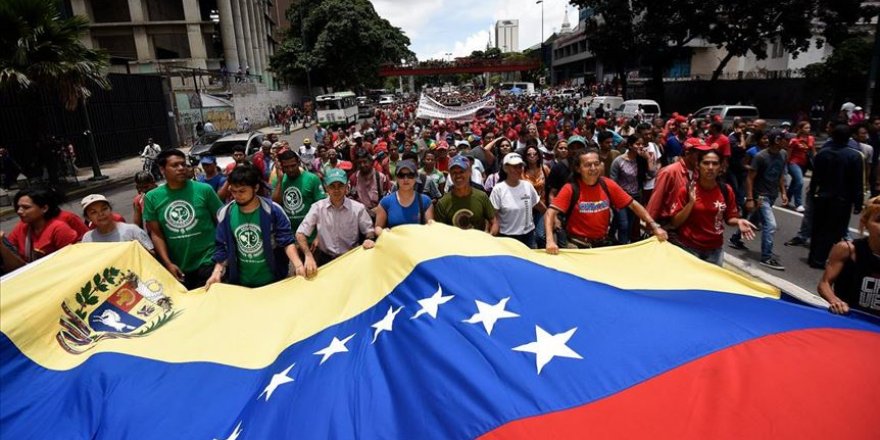 Venezuela'da Maduro yönetimi parlamento seçimleri öncesi 110 muhalefet liderini affetti