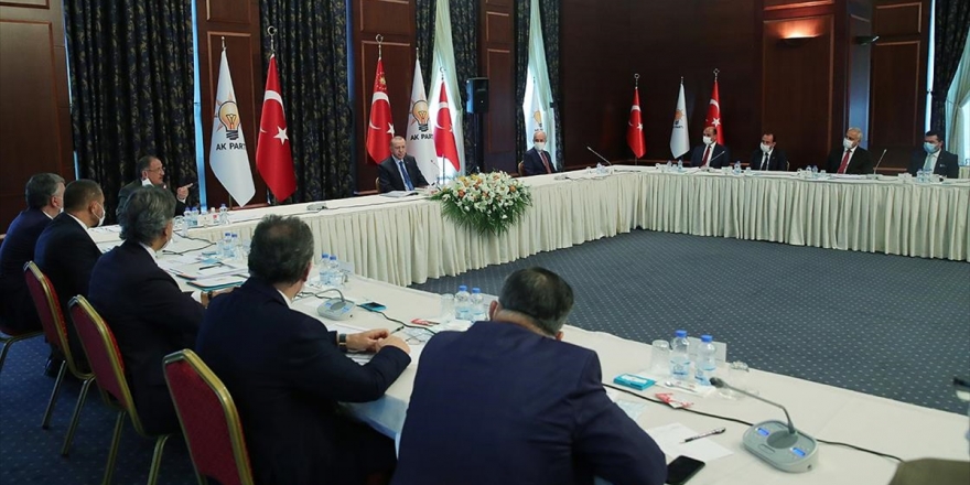 Cumhurbaşkanı Erdoğan, Ak Parti'ye Yeni Katılan Belediye Başkanları İle Görüştü