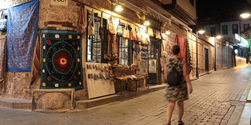 'Huzur Ve Barış' Kenti: Antalya