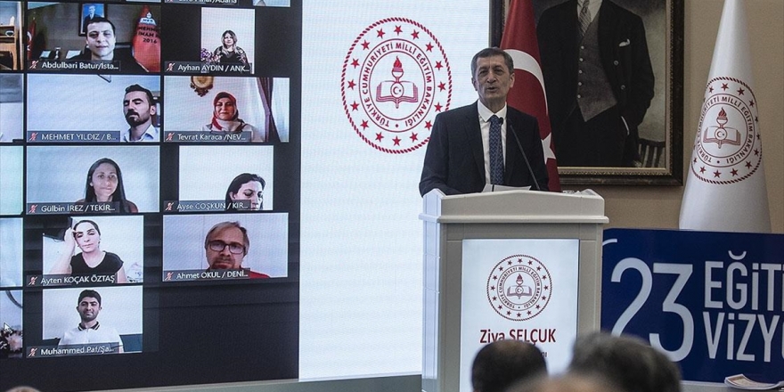 Milli Eğitim Bakanı Selçuk: Dijital Dönüşüm Programında 128 Bin Öğretmenimiz Eğitim Aldı