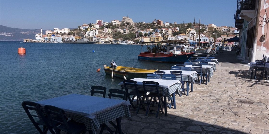 Meis Halkı 'Eski Güzel Günler'in Özlemini Çekiyor