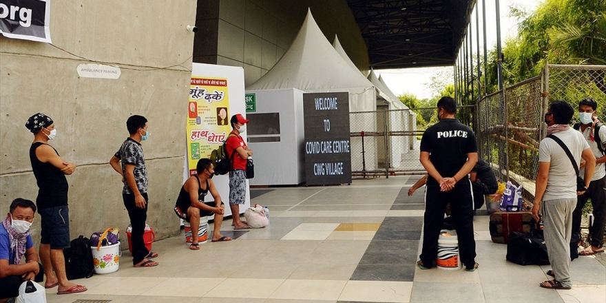 Kovid-19 Nedeniyle Son 24 Saatte Hindistan'da 1096, Brezilya'da 834 Kişi Öldü