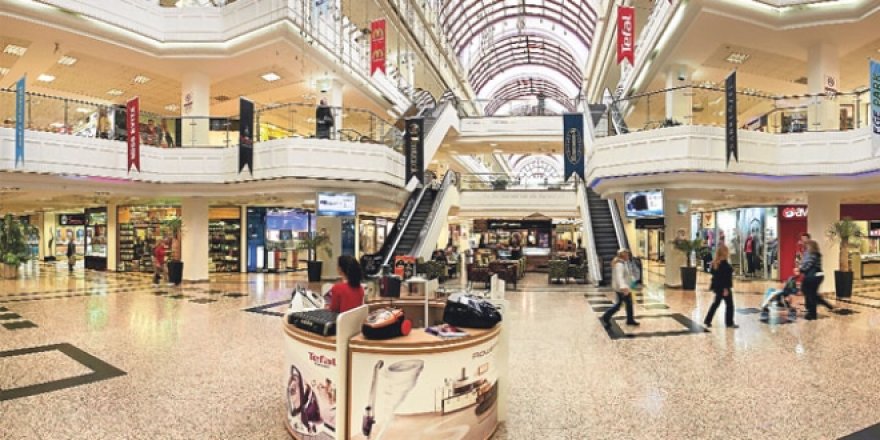 AVM çalışanları ücretlerin düşüklüğü ve uzun çalışma saatlerinden şikayetçi