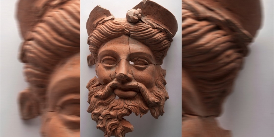 Daskyleion Kazısında Milattan Önce 4. Yüzyıldan Kalma 'Mask' Bulundu