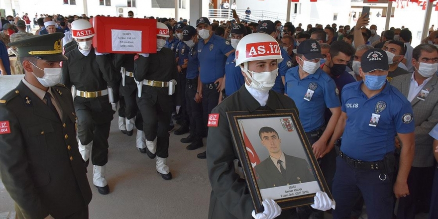 Şehit Uzman Onbaşı Serdar Aslan Gaziantep'te Son Yolculuğuna Uğurlandı