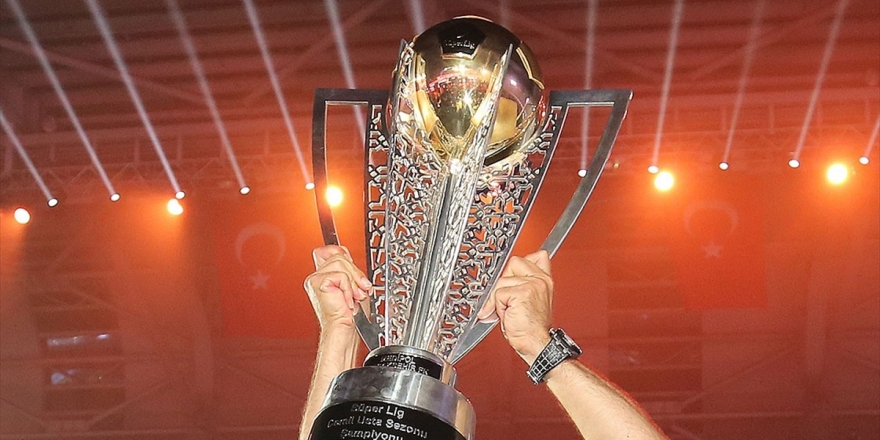 62 Sezonda 6 Şampiyon