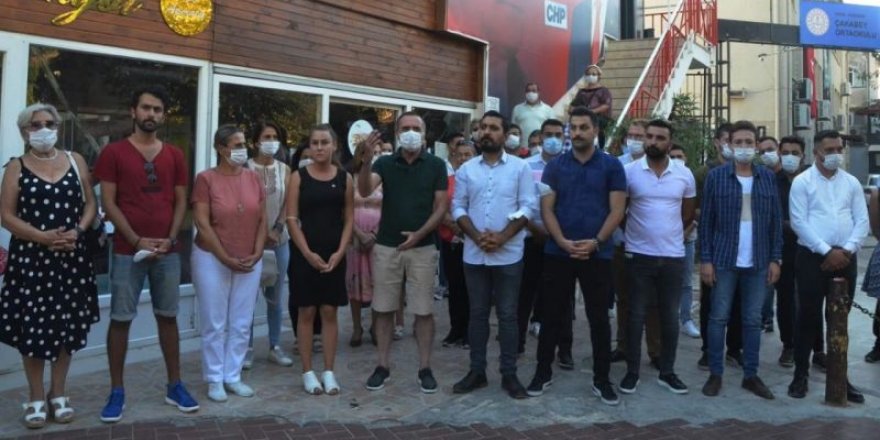 CHP’Lİ GENÇLERDEN ADÜ REKTÖRLÜĞÜNE SERT TEPKİ