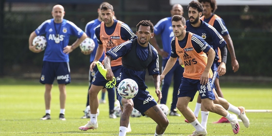 Fenerbahçe Sezonu Deplasmanda Açarken Zorlanıyor