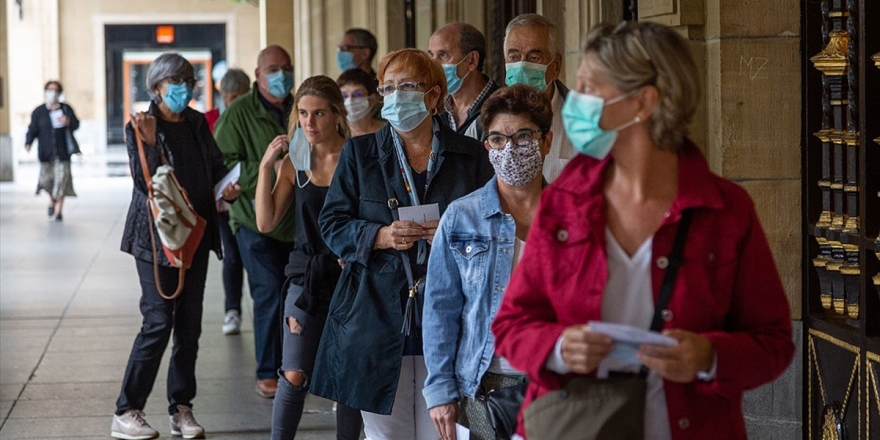 İspanya'da Son 24 Saatte Vaka Sayısı 10 Bin 764 Oldu