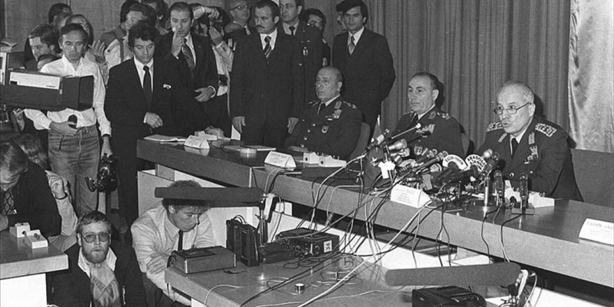 Kanlı 12 Eylül Darbesinin Üzerinden 40 Yıl Geçti