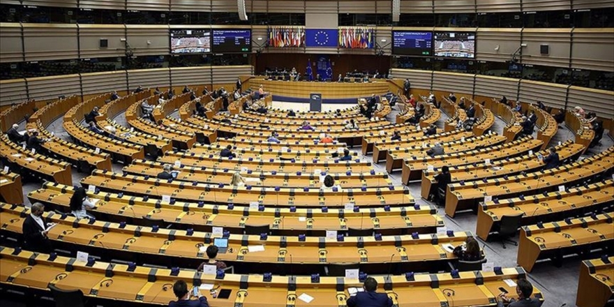 Avrupa Parlamentosu'ndan İngiltere'ye Uyarı