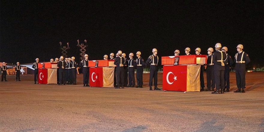 Van'da Şehit Askerler İçin Tören Düzenlendi