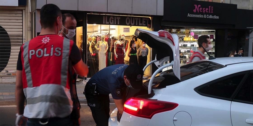 'Yeditepe Huzur' Asayiş Uygulamasında Aranan 329 Şüpheli Yakalandı