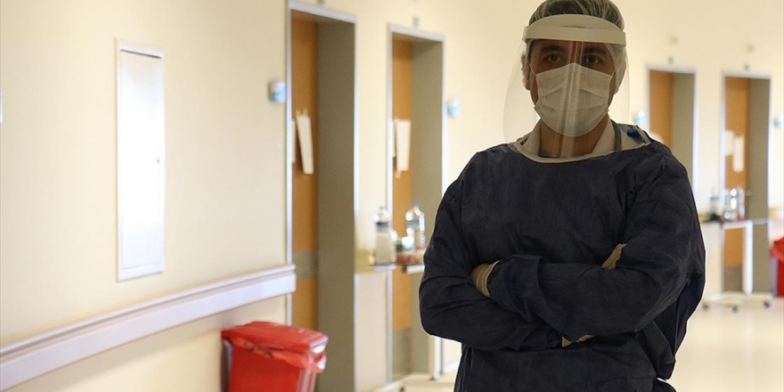 'Koluna Maskeyi Takanların Solunum Cihazına Bağlandığını Görünce Üzülüyoruz'