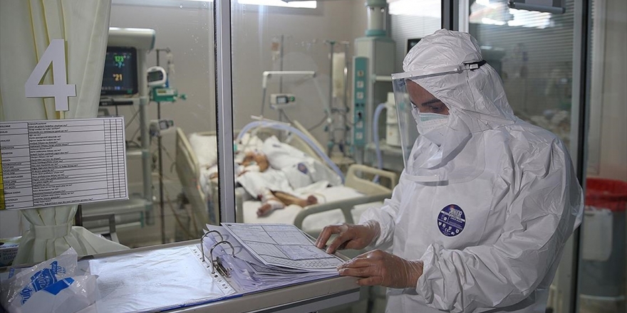 Türkiye'de Son 24 Saatte 1716 Kişiye Kovid-19 Tanısı Konuldu