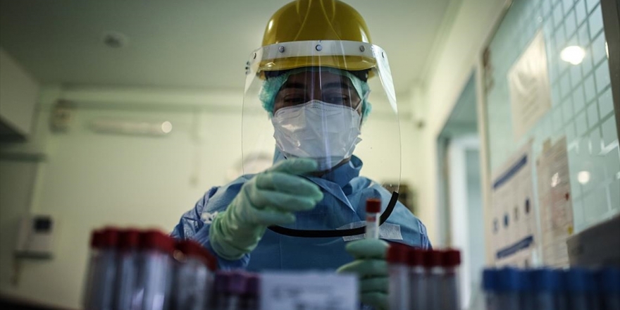 Türkiye'de Son 24 Saatte 1742 Kişiye Kovid-19 Tanısı Konuldu, 67 Kişi Hayatını Kaybetti