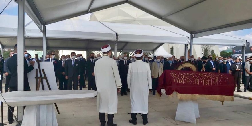 Suna Kıraç son yolculuğuna uğurlandı 