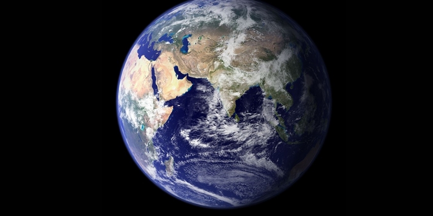 Otobüs Ve Otomobil Büyüklüğünde İki Gök Taşı Dünya'nın Yakınından Geçti