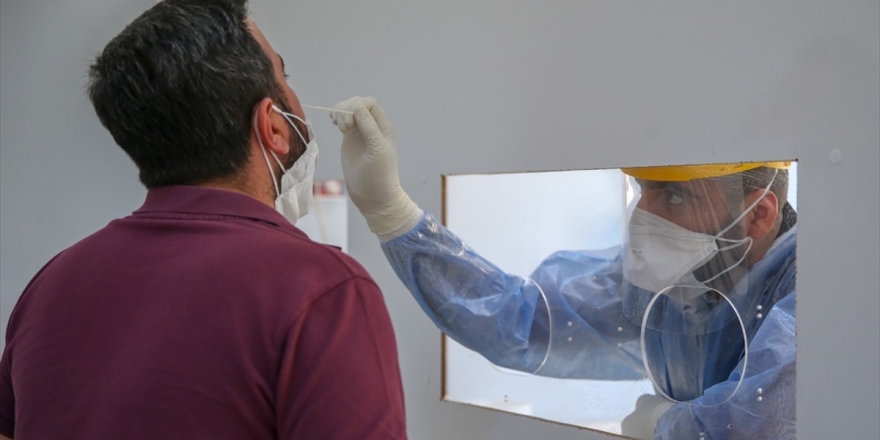 Türkiye'de Son 24 Saatte 1771 Kişiye Kovid-19 Tanısı Konuldu, 63 Kişi Hayatını Kaybetti