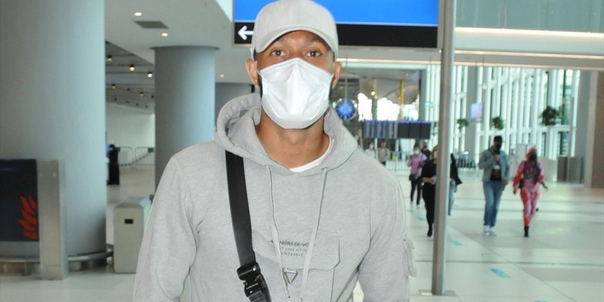 Trabzonspor'un Transfer Gündeminde Yer Alan Lewis Baker İstanbul'a Geldi