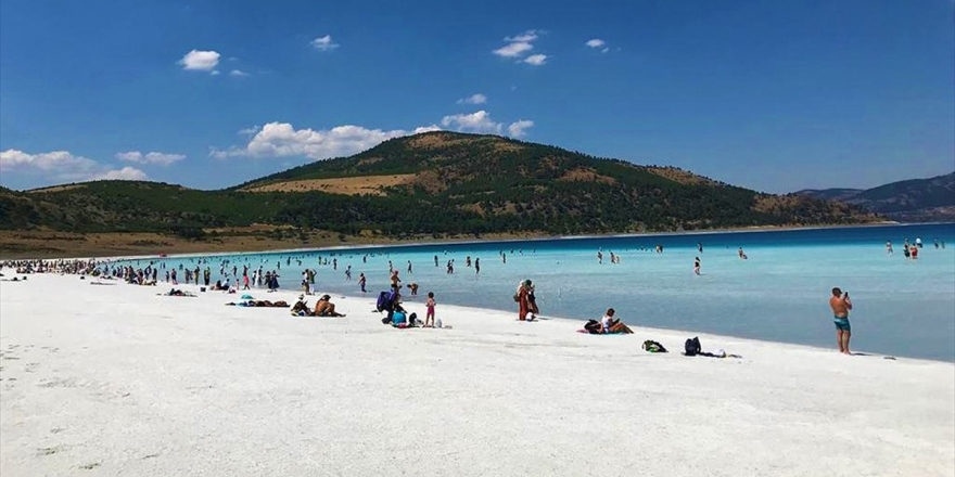 Salda'nın 'Beyaz Adalar' Bölgesinde Göle Girilmesi Yasaklanabilir