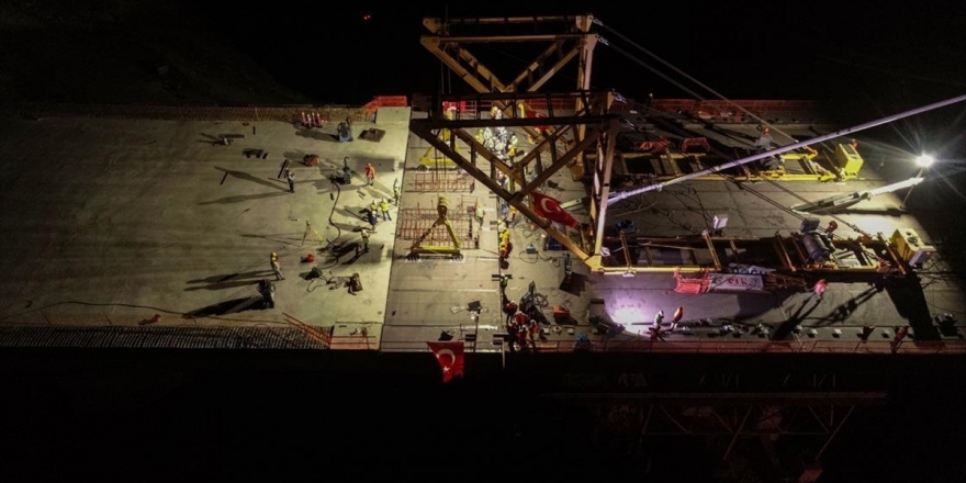 Yeni Kömürhan Köprüsü'nün İki Yakası Birleşti