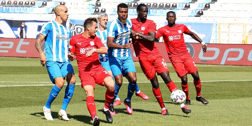 Demir Grup Sivasspor Deplasmanda Galip