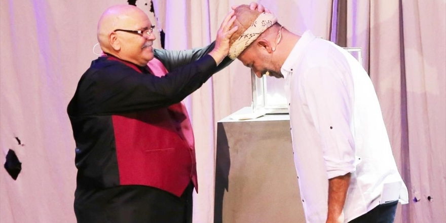 Rasim Öztekin, Hasan Efendi'nin Kavuğunu, Şevket Çoruh'a Devretti