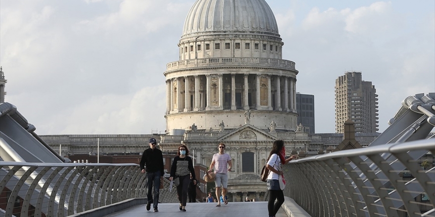 Avrupa 'İkinci Dalga' Tehlikesine Karşı Kovid-19 Tedbirlerini Sıkılaştırıyor