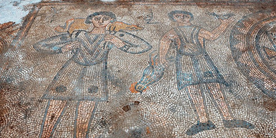 Mardin'de 1624 yıllık kiliseye ait mozaikler gün yüzüne çıkarılıyor