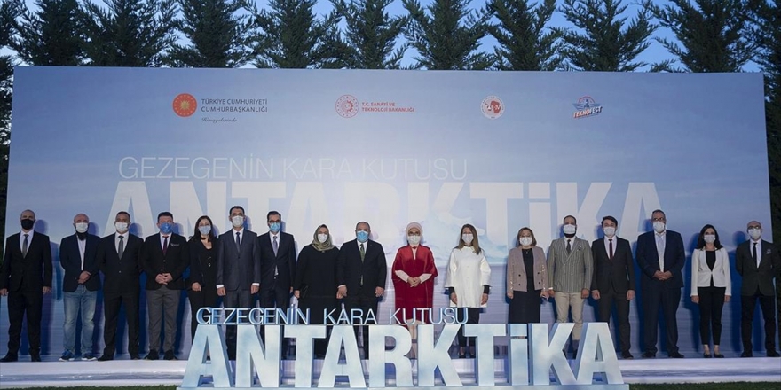 'Gezegenin Kara Kutusu: Antarktika Belgeseli'nin İlk Gösterimi Yapıldı