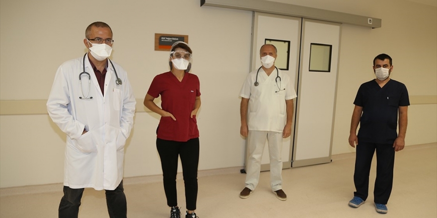 'Kovid-19 Hastasının Canlı Canlı Boğulduğunu Gören Bir Daha Maskesini Çıkarmaz'