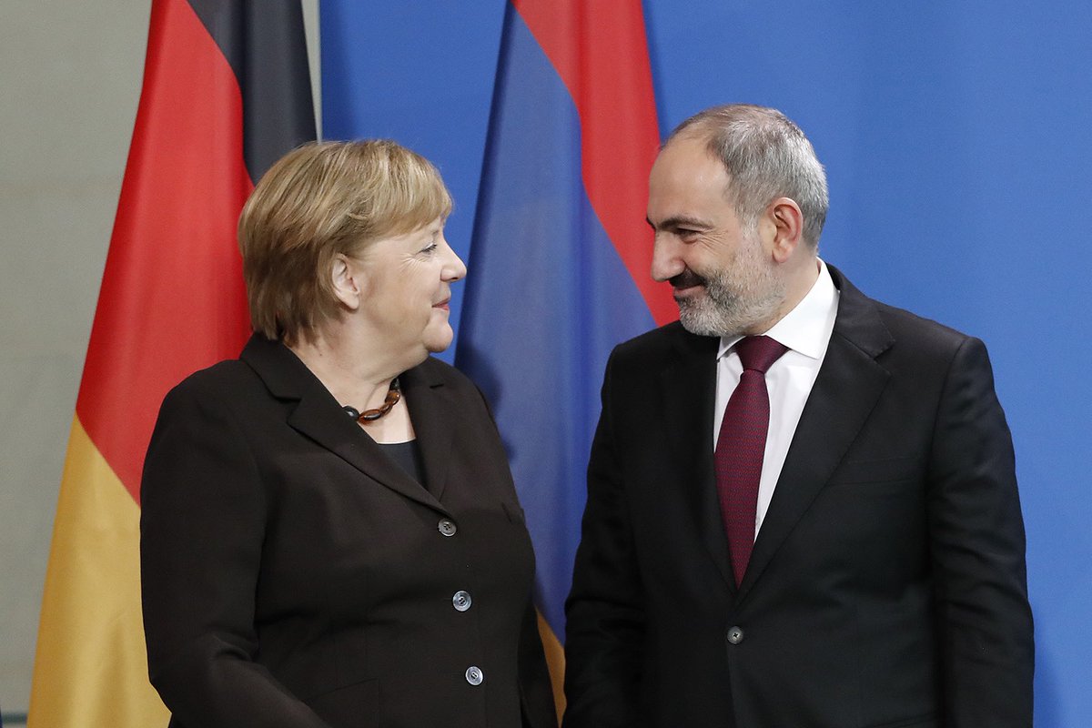 Peşinyan'dan Merkel'e : Türkiye'ye Engel Olun!