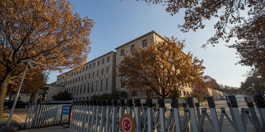 TBMM Yerleşkesine Koronavirüs Önlemleri Kapsamında 31 Ekim'e Kadar Ziyaretçi Yasağı Getirildi