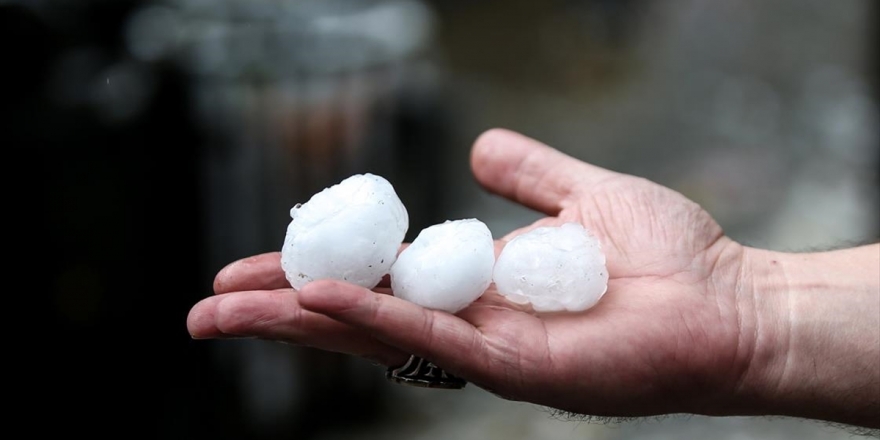 Kuvvetli Rüzgar, Dolu Tanelerini 15 Santimetreye Kadar Büyütebiliyor
