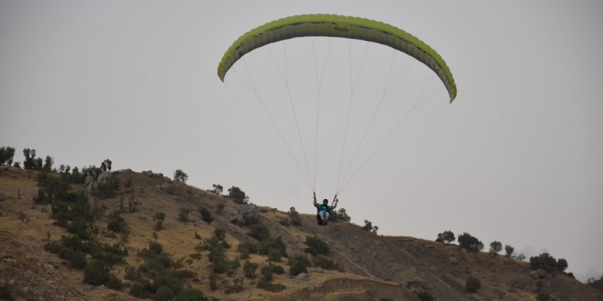 Türkiye Yamaç Paraşütü Hedef Şampiyonası'nın Finali Şırnak'ta Başlıyor