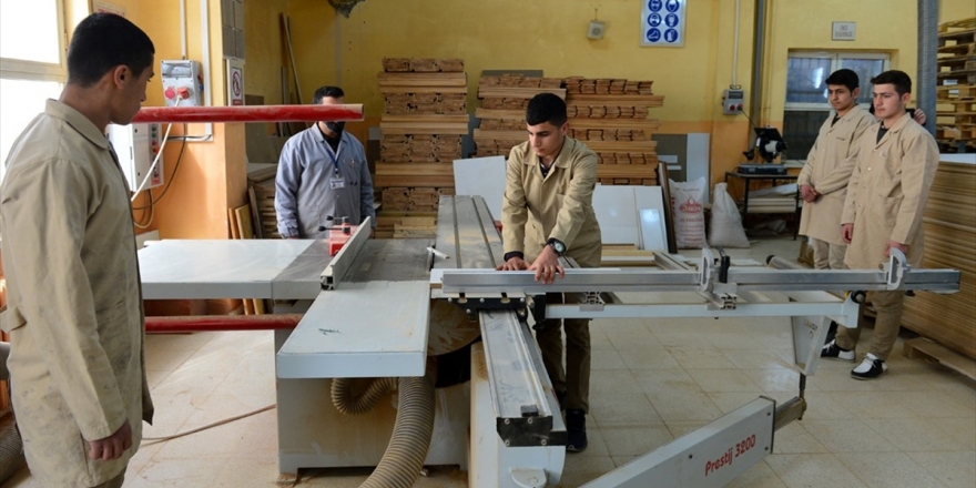 Meslek Liselerinde 'Uygulamalı Dersler' 5 Ekim'den İtibaren Yüz Yüze Yapılacak