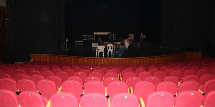 Trabzon Devlet Tiyatrosu 'Kuyucaklı Yusuf' Oyununu Sahneleyecek