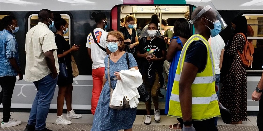 Fransa'da Günlük Kovid-19 Vaka Sayısı Uzun Aradan Sonra 5 Binlere İndi