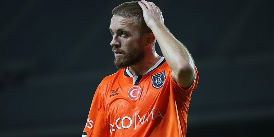 Medipol Başakşehir'de Kaptan Edin Visca'nın Sözleşmesi Uzatıldı