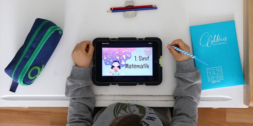 Meb, 500 Bin Tabletin Dağıtımına Gelecek Haftadan İtibaren Başlıyor