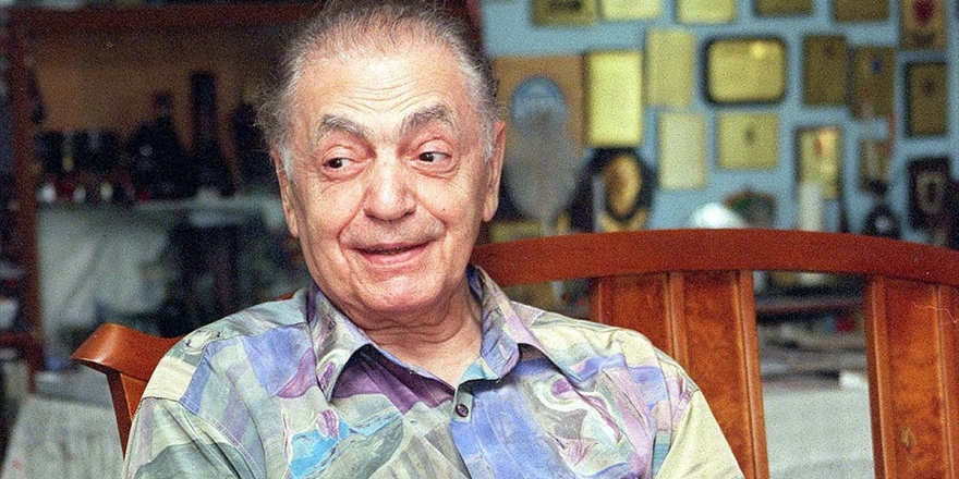 TRT Pazar Konseri'nin Ünlü Orkestra Şefi Hikmet Şimşek