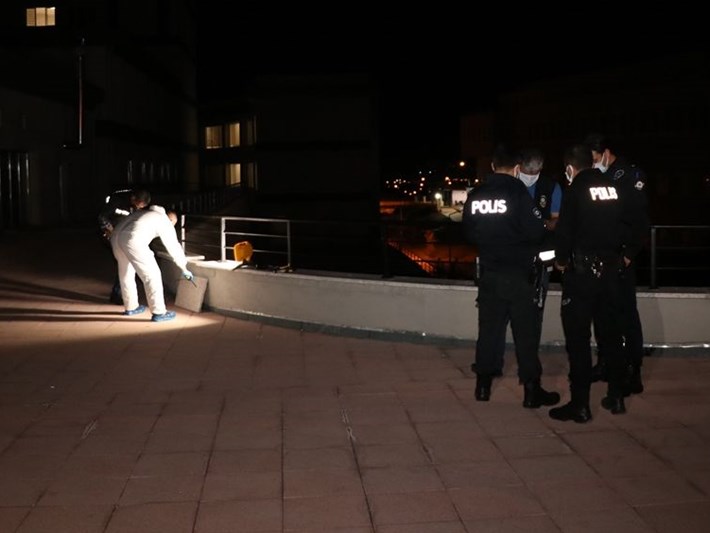 Covid-19 Hastası Hastaneden Kaçmak İsterken Balkondan Düştü