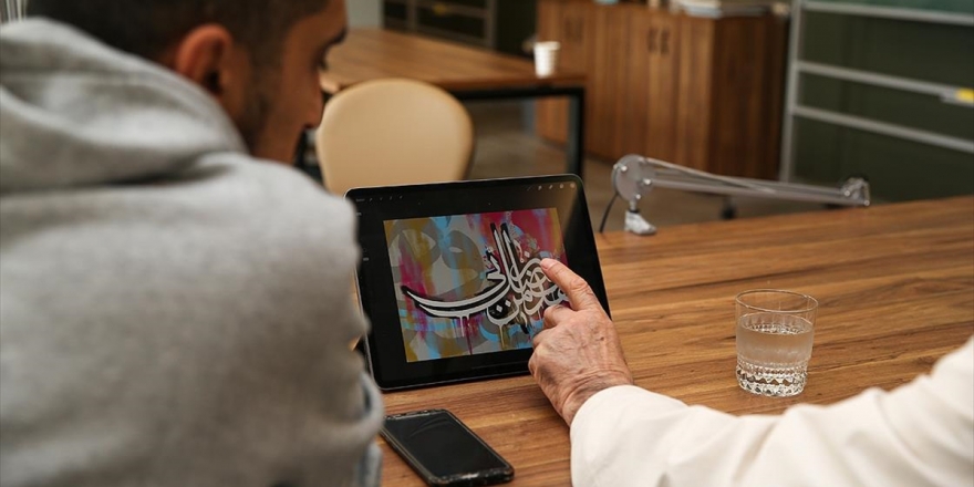 Hattat Hasan Çelebi'nin Eserini Grafitiyle Yorumlayacak